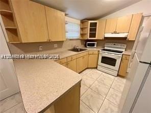 1674 Ne 174th St #REAR - Photo 2 of 12