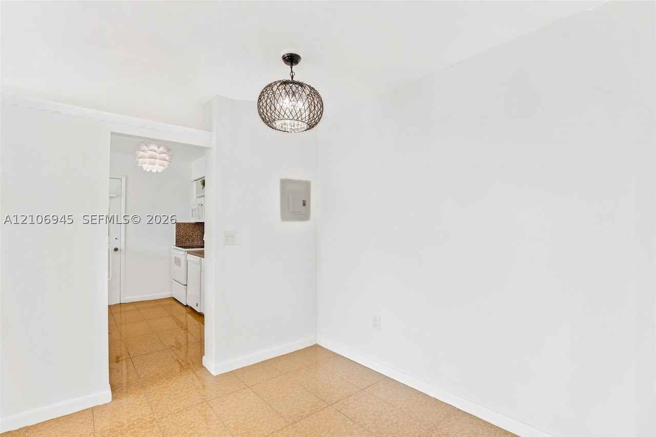 7133 Bay Dr #401 - Photo 7 of 27