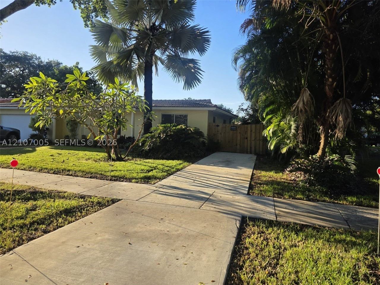 6325 Miami Lakeway S - Photo 6 of 42