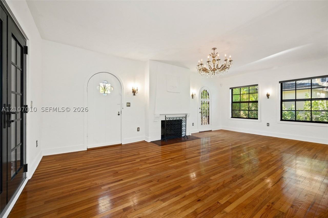 3413 Banos Ct - Photo 7 of 32