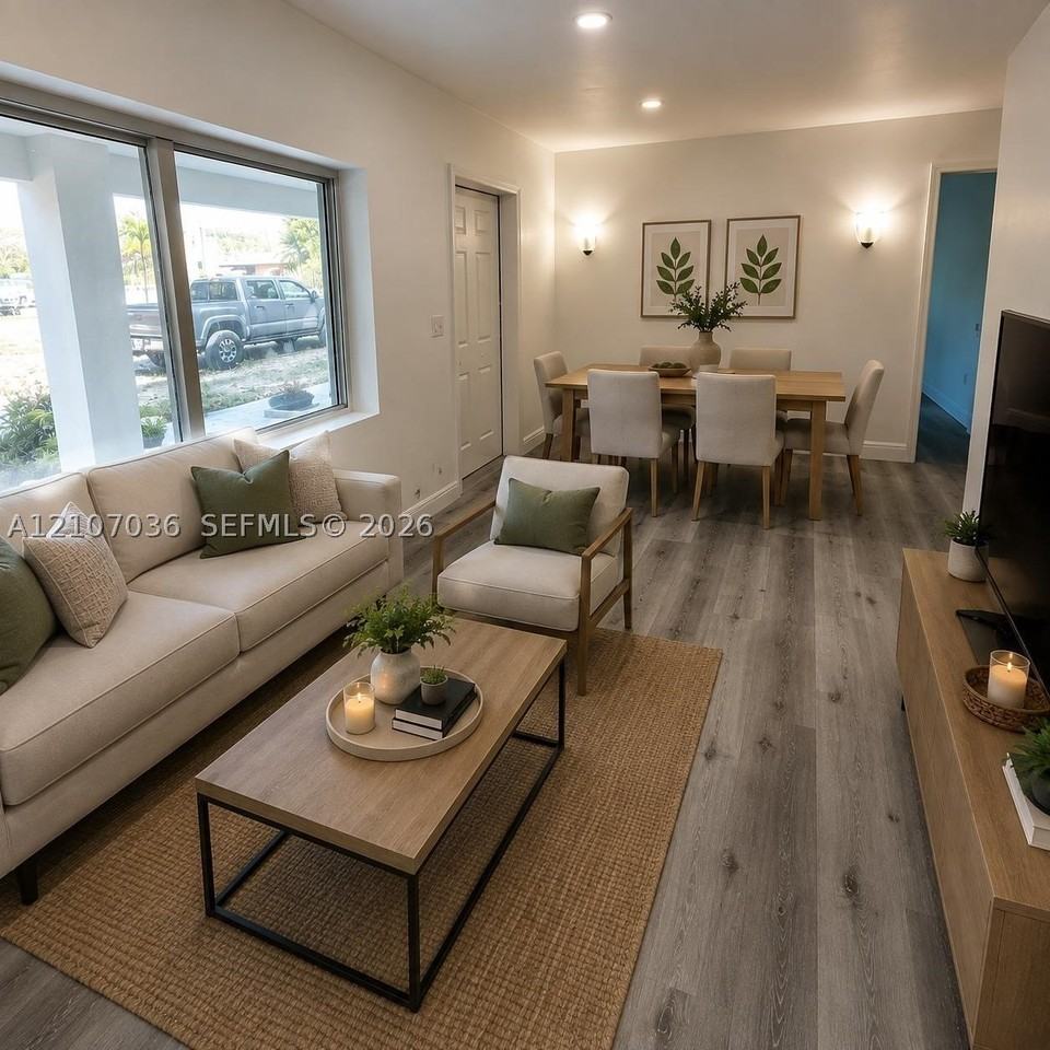 710 E 13th St #A - Photo 3 of 24