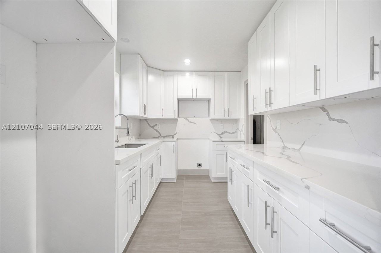 3051 Nw 59th St #3051 - Photo 5 of 14