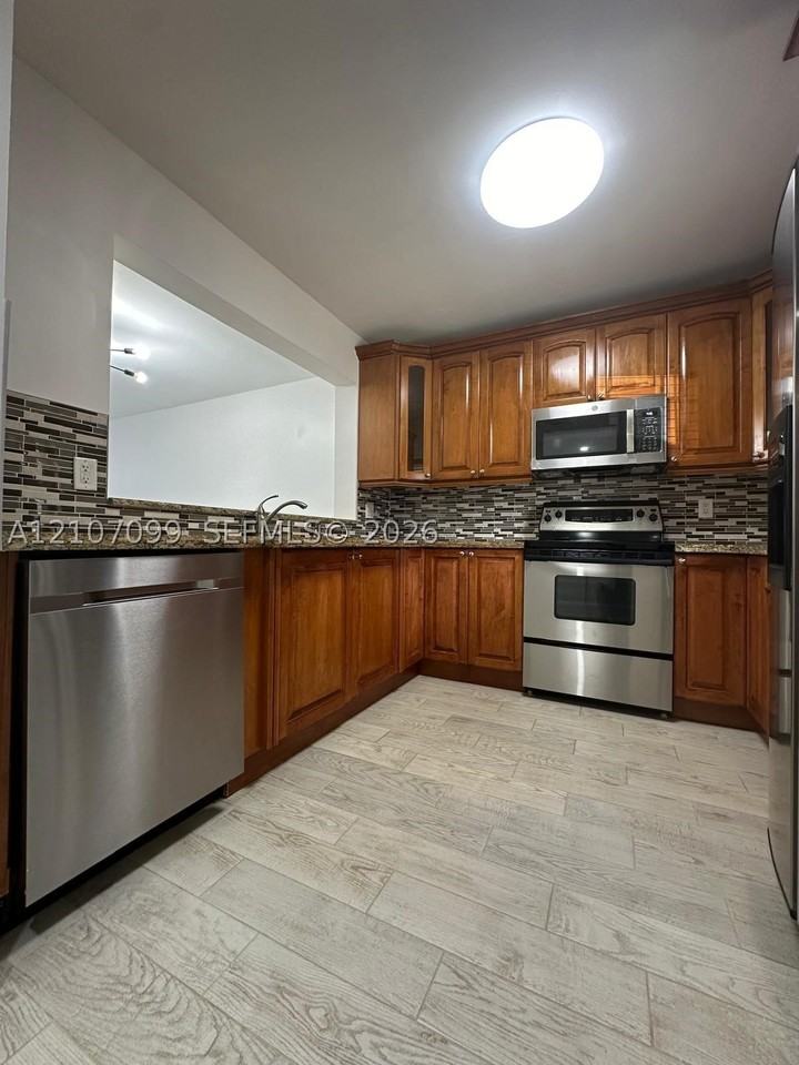 2456 Nw 89th Dr - Photo 5 of 14