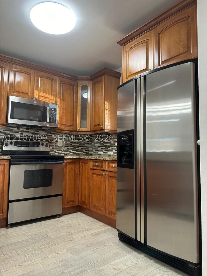 2456 Nw 89th Dr - Photo 6 of 14