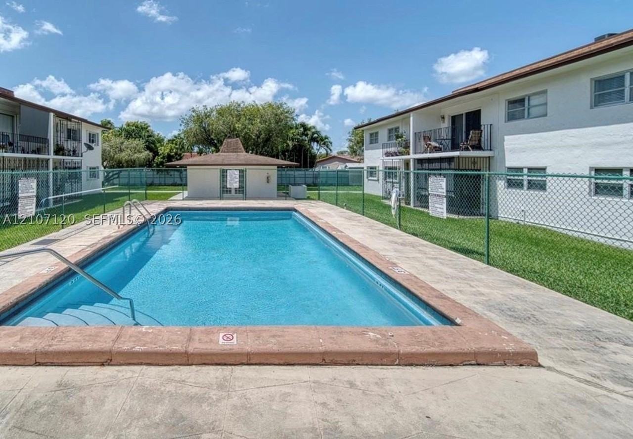 9520 Sw 8th St #222 - Photo 4 of 13