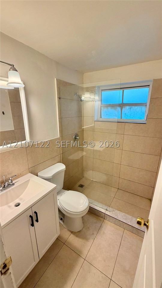 1021 Euclid Ave #3 - Photo 3 of 8