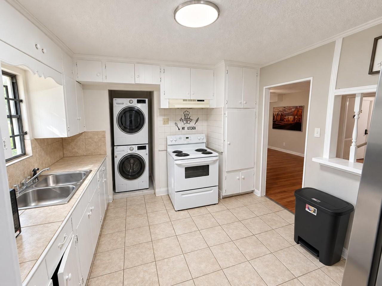 Southington St - Photo 2 of 50