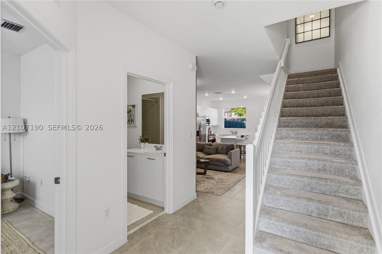 12053 Nw 24th Pl - Photo 4 of 50