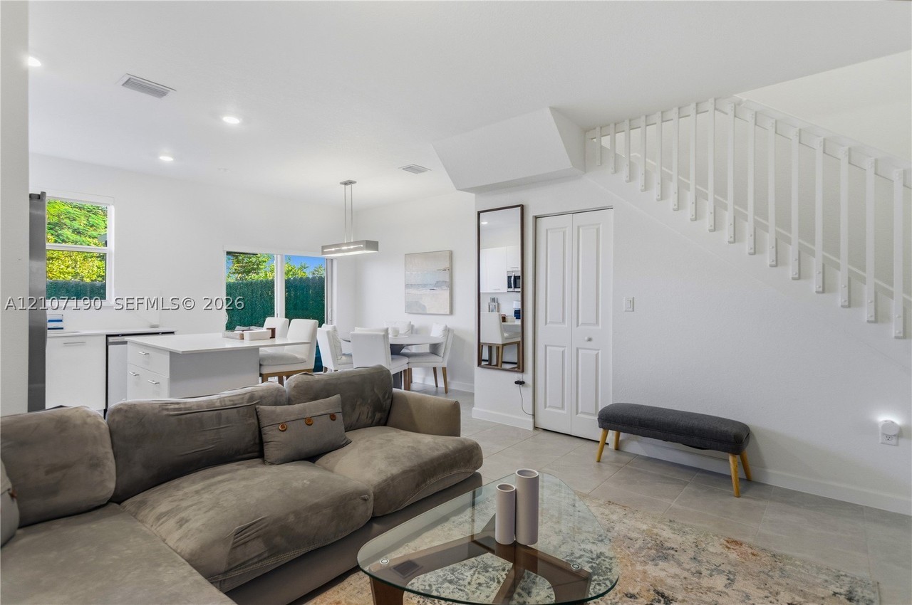 12053 Nw 24th Pl - Photo 7 of 50