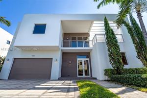 featured image of 7585 Nw 100th Ave #7585