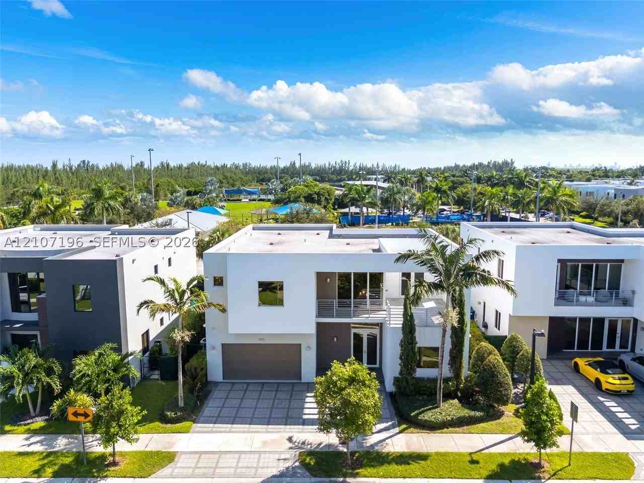 7585 Nw 100th Ave #7585 - Photo 3 of 38