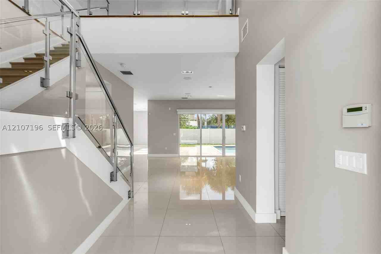 7585 Nw 100th Ave #7585 - Photo 4 of 38