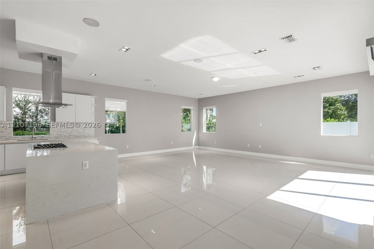 7585 Nw 100th Ave #7585 - Photo 7 of 38