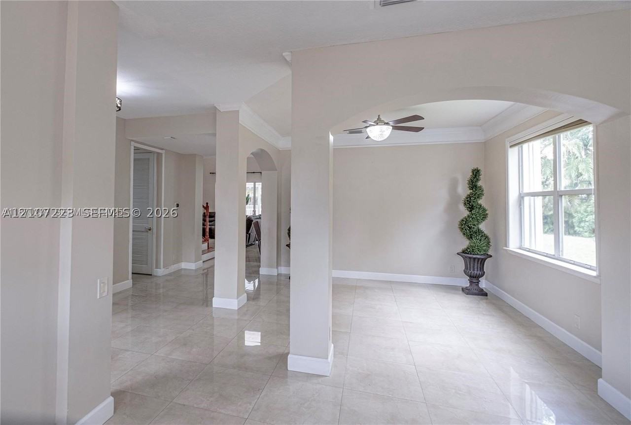 5280 Nw 95th Ave - Photo 2 of 30