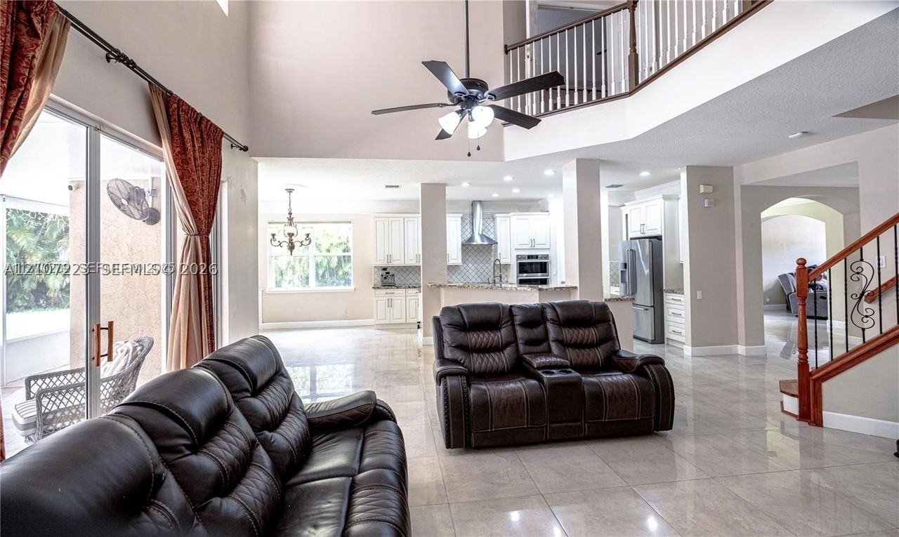 5280 Nw 95th Ave - Photo 7 of 30