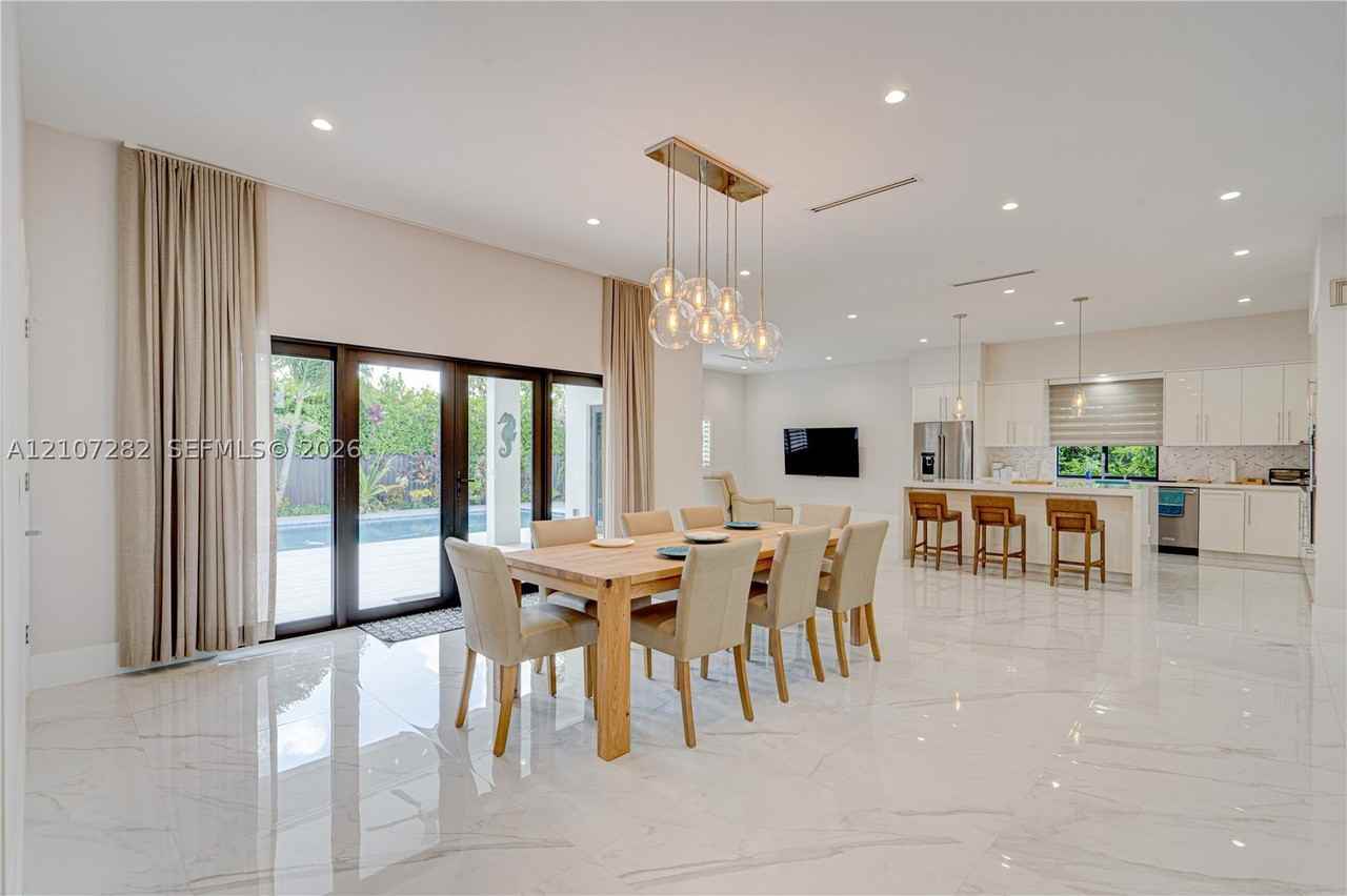 2521 Sw 105th Ave #2521 - Photo 4 of 50