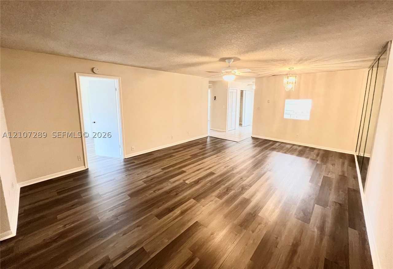 403 Sw Natura Ave #F - Photo 2 of 17