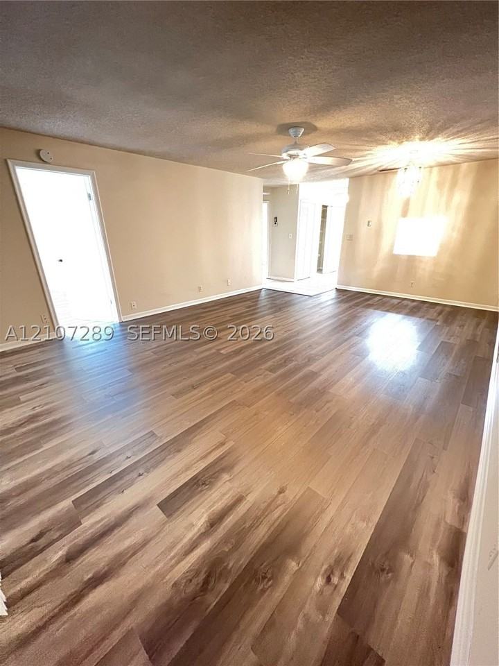 403 Sw Natura Ave #F - Photo 3 of 17