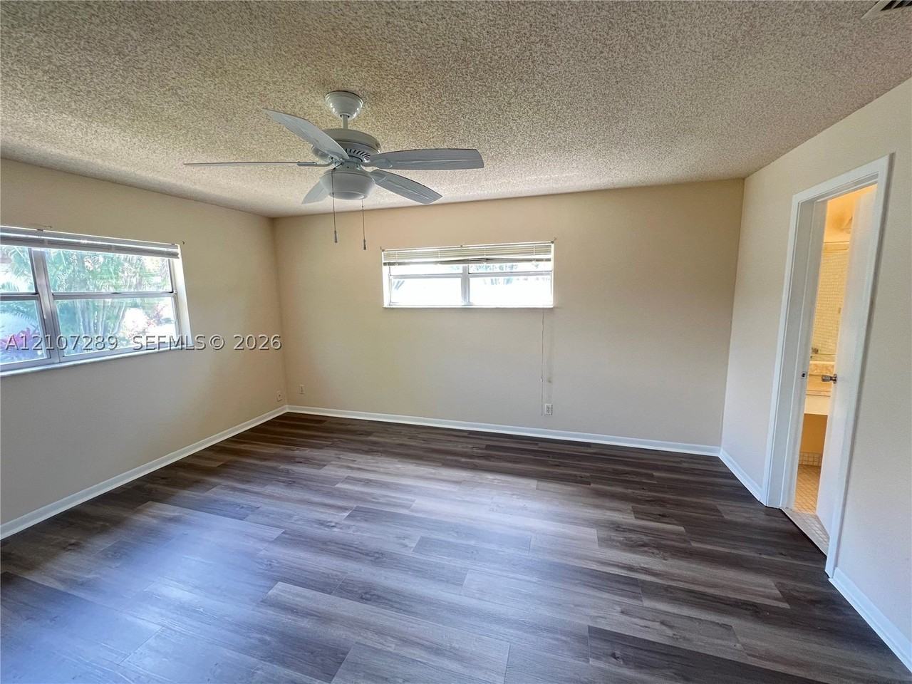 403 Sw Natura Ave #F - Photo 4 of 17