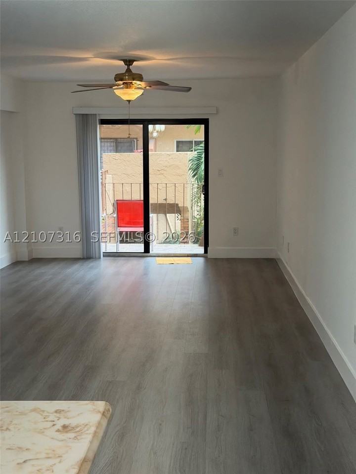 1630 W 46th St #203B - Photo 5 of 11