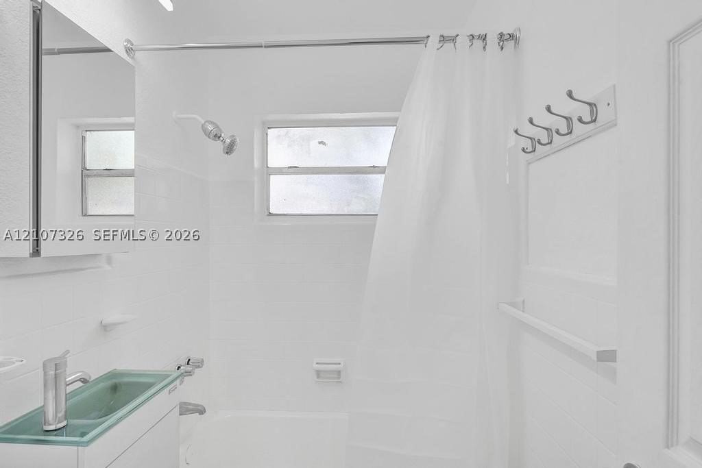 1801 Ne 154th St #0 - Photo 4 of 22