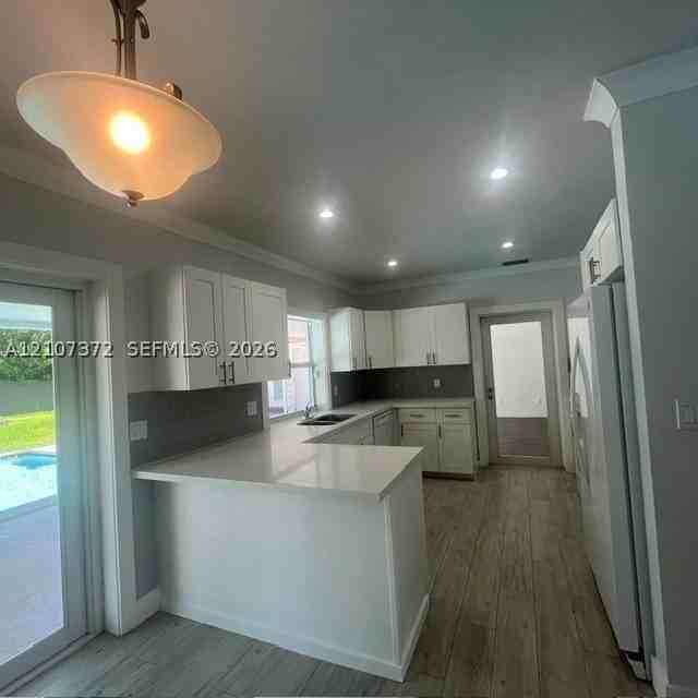 11205 Sw 72nd Ave - Photo 5 of 9