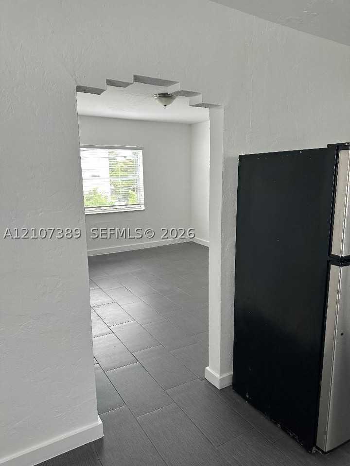 154 Sw 18th Ct #2 - Photo 5 of 16