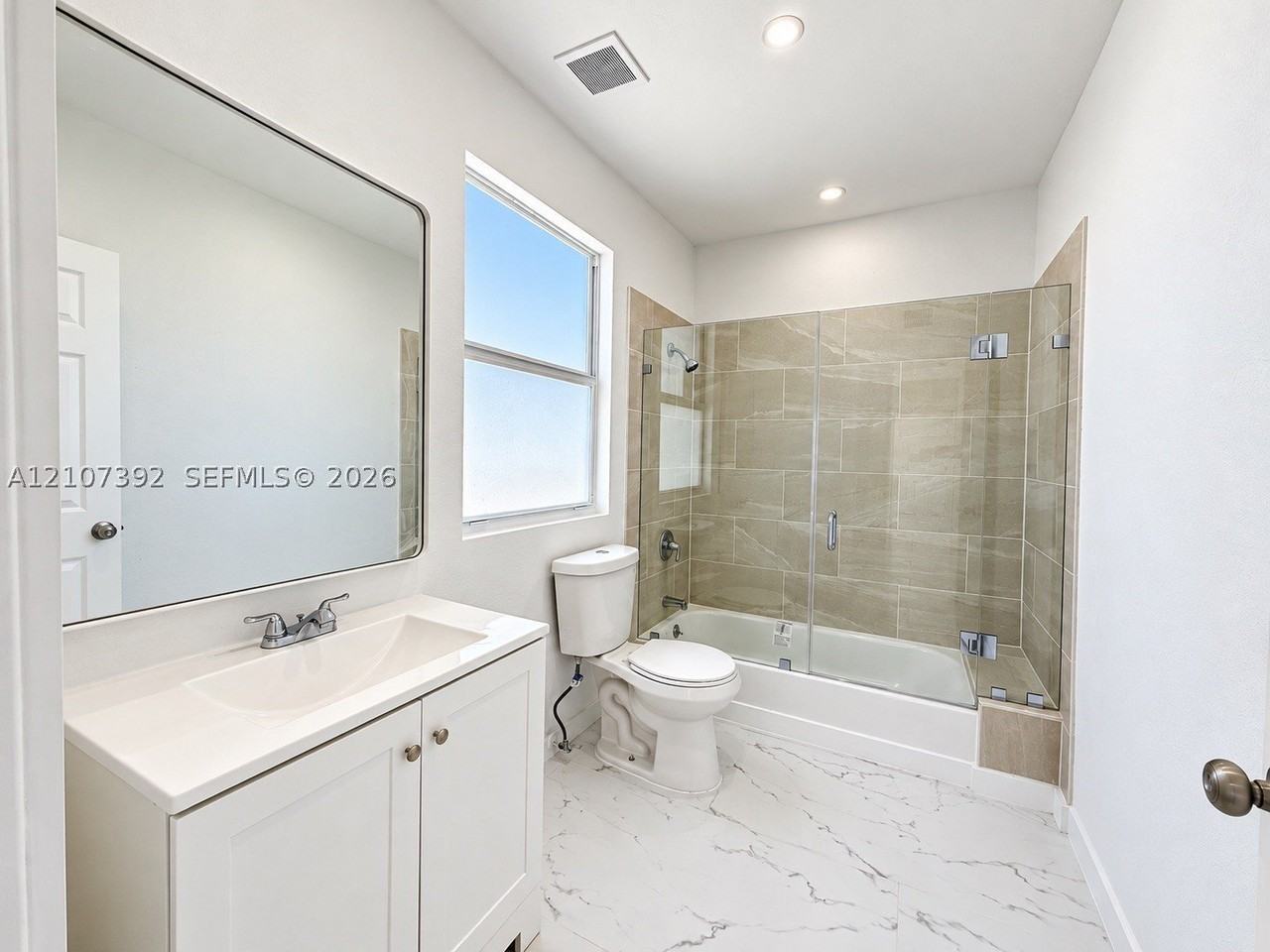 829 Sw 3rd St #A - Photo 6 of 9
