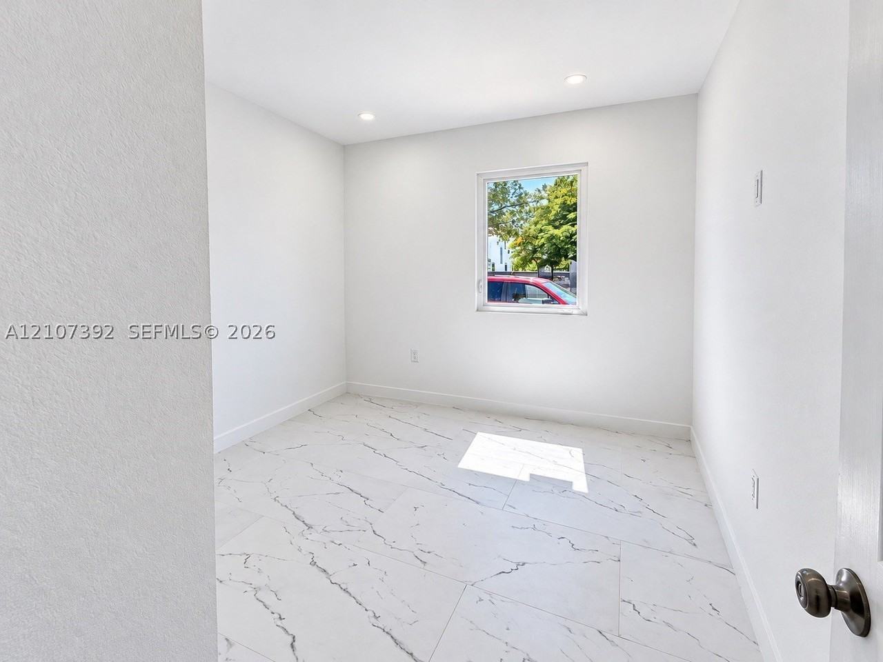 829 Sw 3rd St #A - Photo 7 of 9