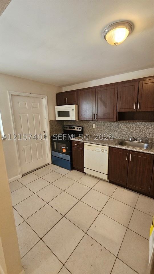 1524 Sw 5th Pl #C - Photo 4 of 13