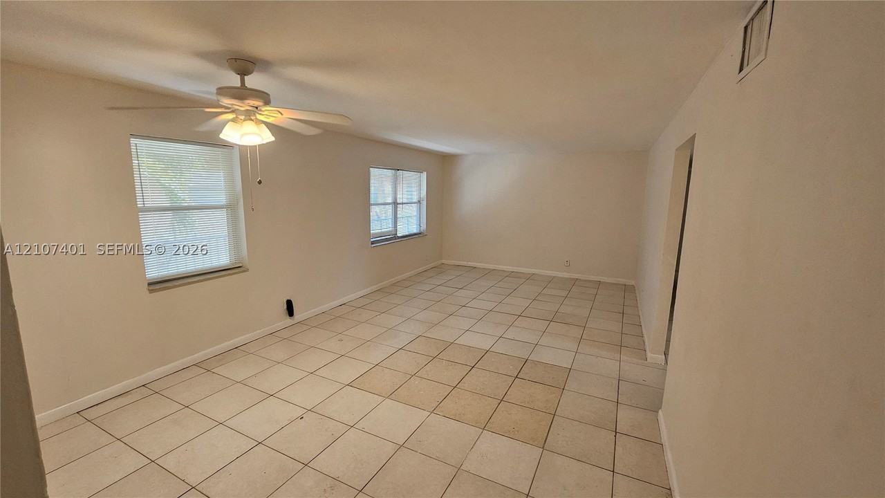 1524 Sw 5th Pl #C - Photo 6 of 13