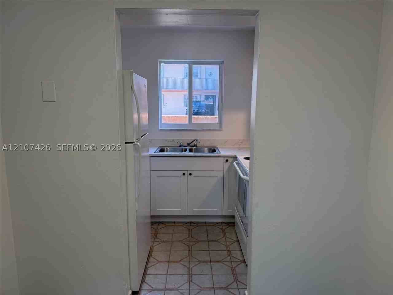 130 W 9th St #1 - Photo 5 of 11