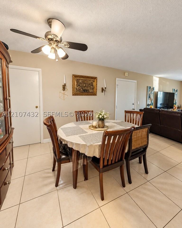 10740 N Kendall Dr #L9 - Photo 3 of 22
