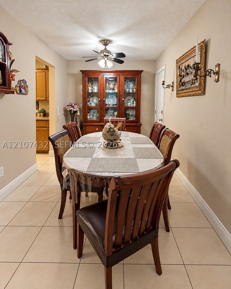 10740 N Kendall Dr #L9 - Photo 4 of 22