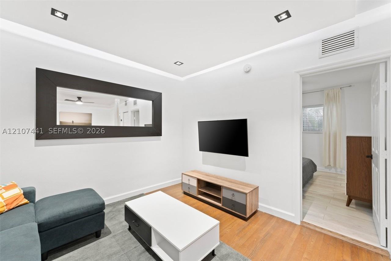 1515 West Ave #9 - Photo 6 of 34