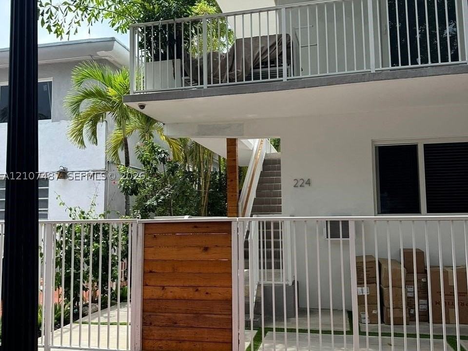 224 Meridian Ave #9 - Photo 3 of 3