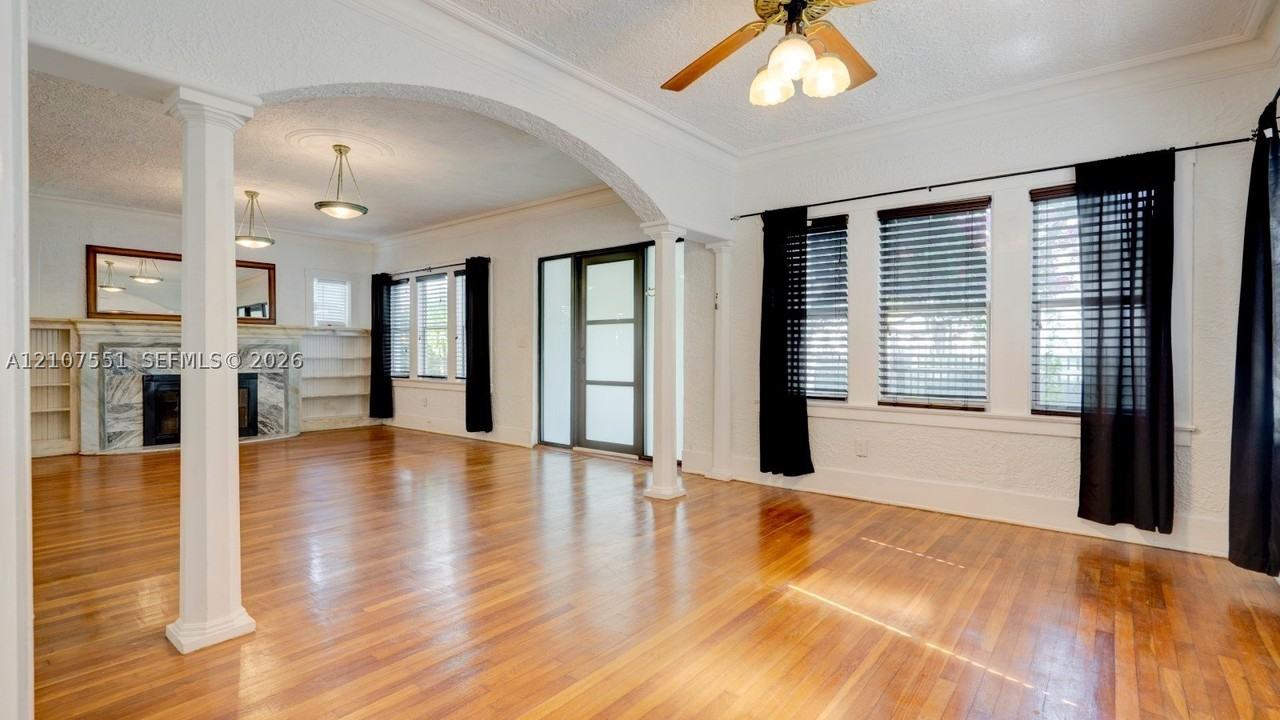 1676 Sw 11th St - Photo 4 of 50