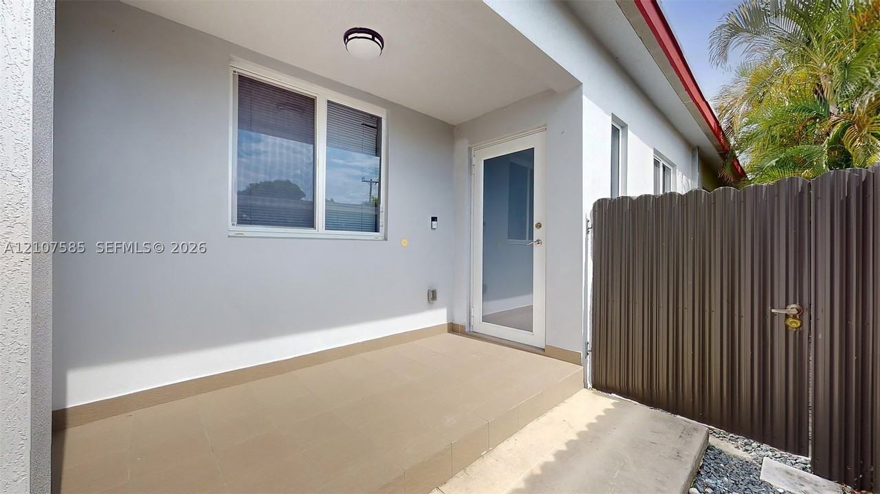 360 E 11th St #360 - Photo 6 of 32