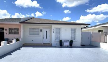 featured image of 958 W 39th Pl