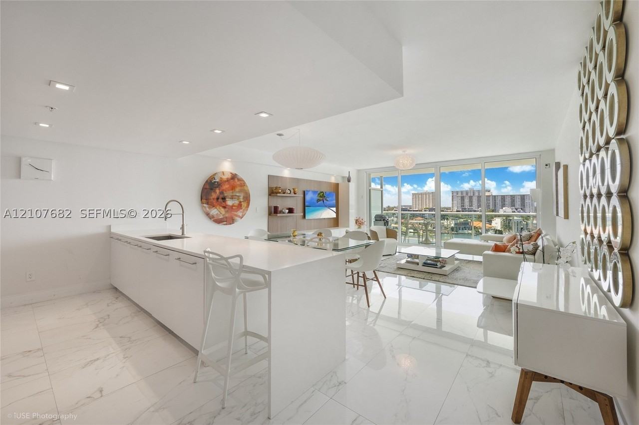 400 Sunny Isles Blvd #704 - Photo 2 of 18