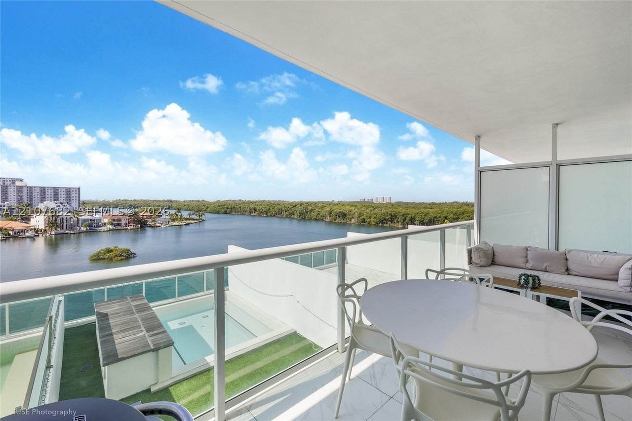 400 Sunny Isles Blvd #704 - Photo 5 of 18