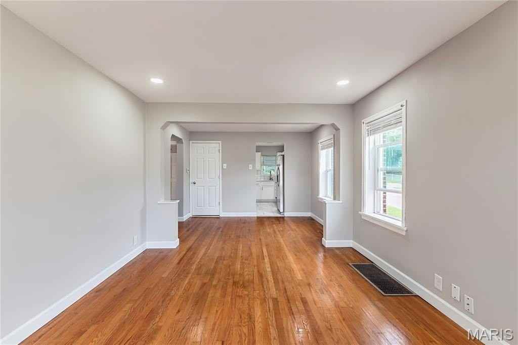 5054 Fyler Ave - Photo 7 of 30