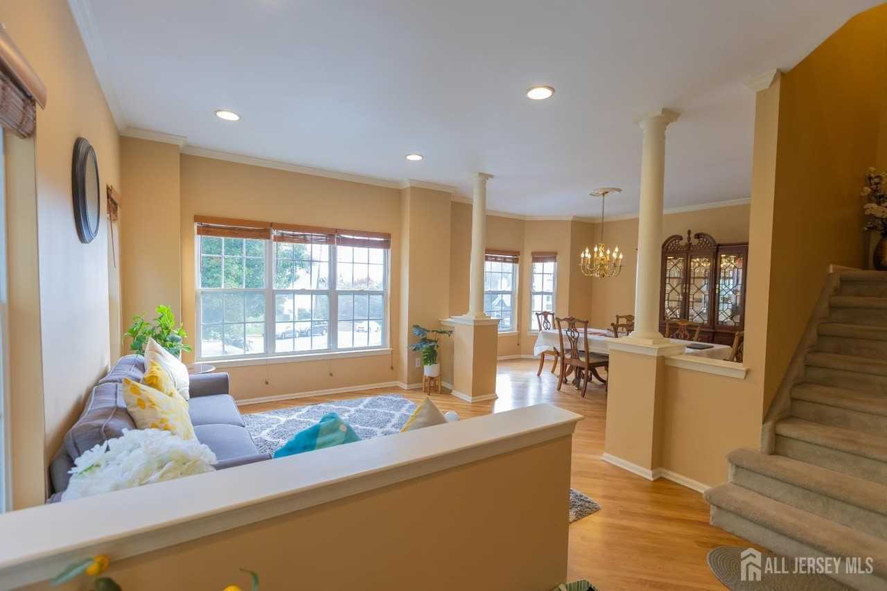 60 King George Rd #603 - Photo 4 of 38