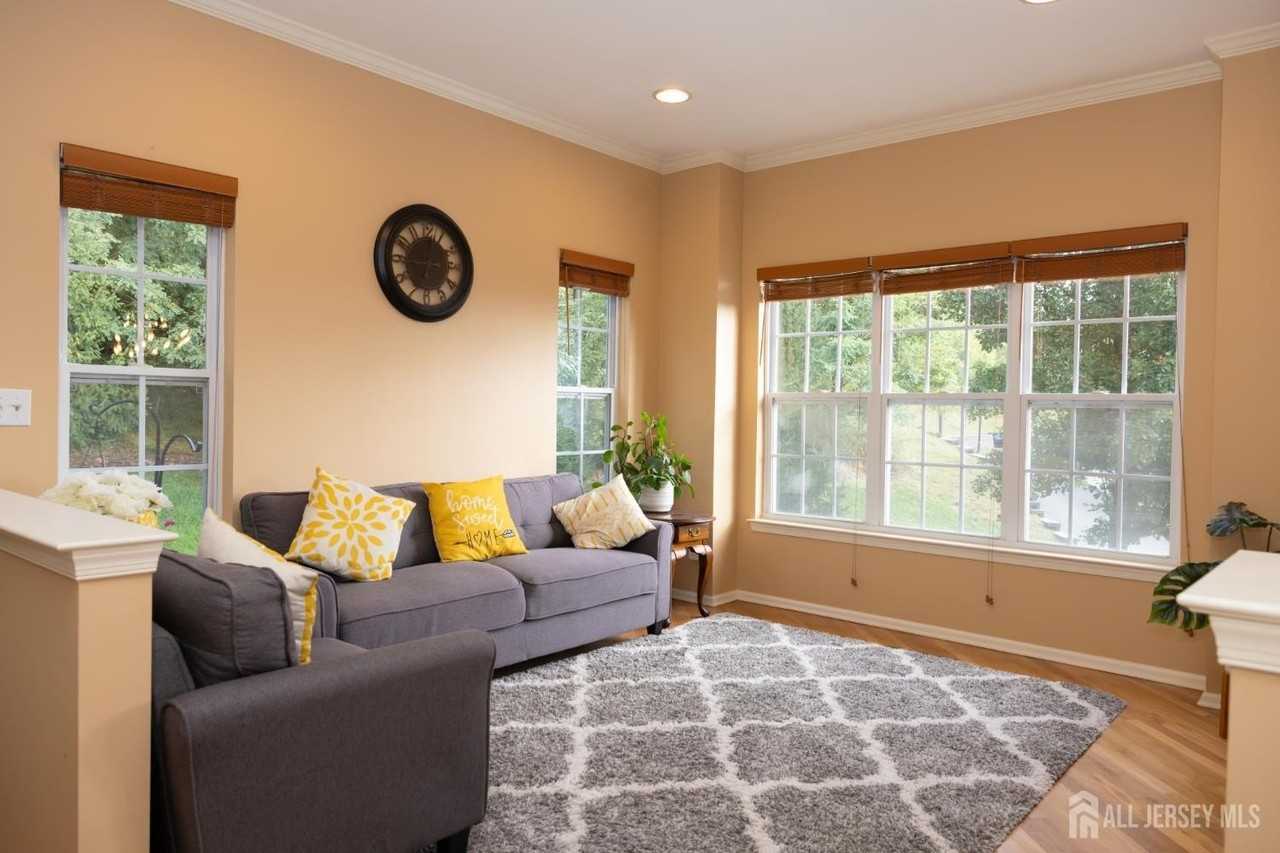 60 King George Rd #603 - Photo 6 of 38