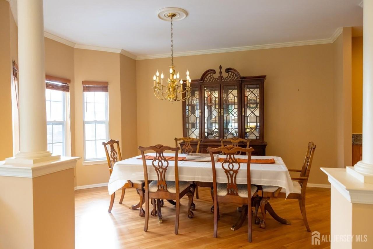 60 King George Rd #603 - Photo 7 of 38