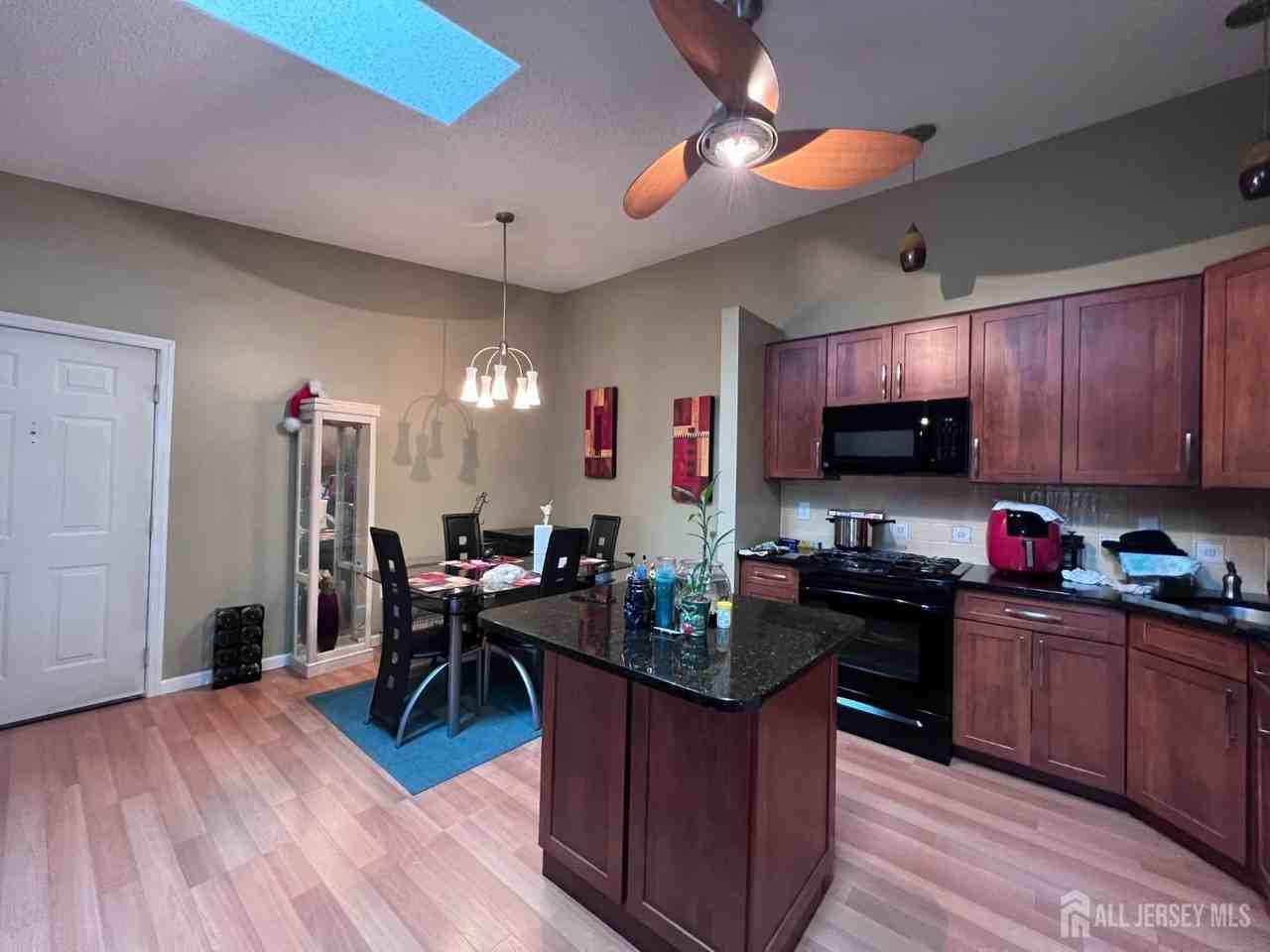 87 Rachel Ct #4524 - Photo 4 of 16