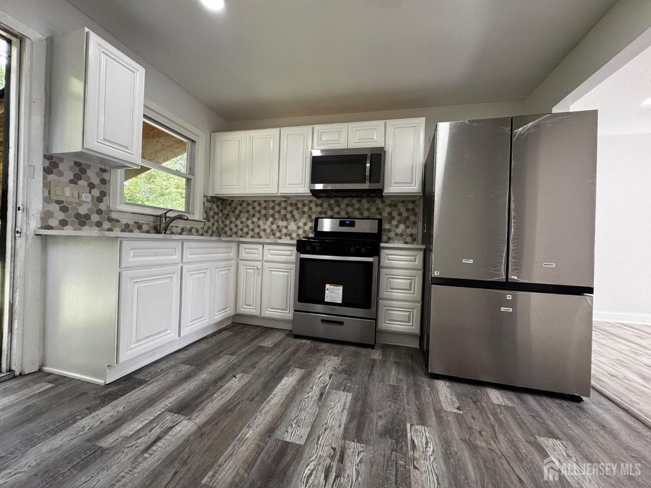 55 Morris St - Photo 2 of 21