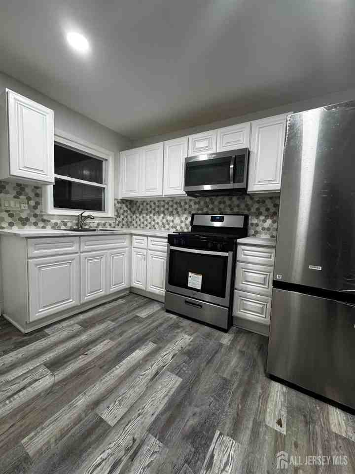 55 Morris St - Photo 3 of 21