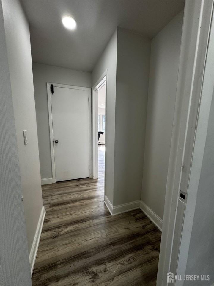 55 Morris St - Photo 5 of 21