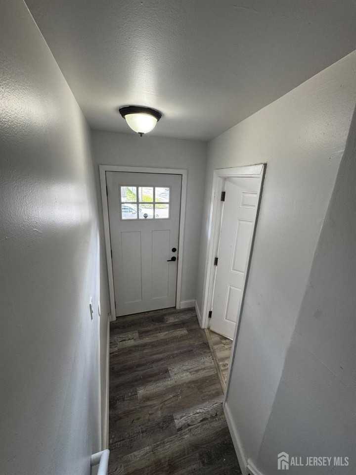 55 Morris St - Photo 6 of 21